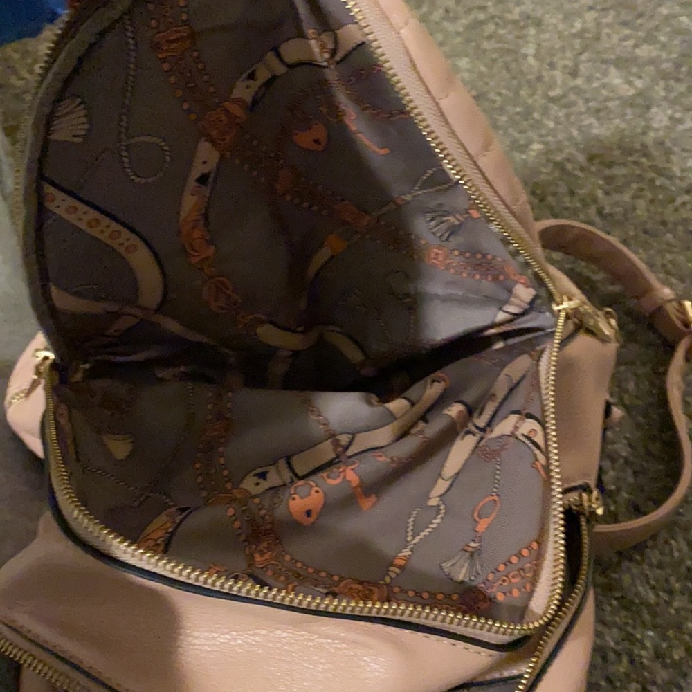 Pink backpack - Picture 5 of 5